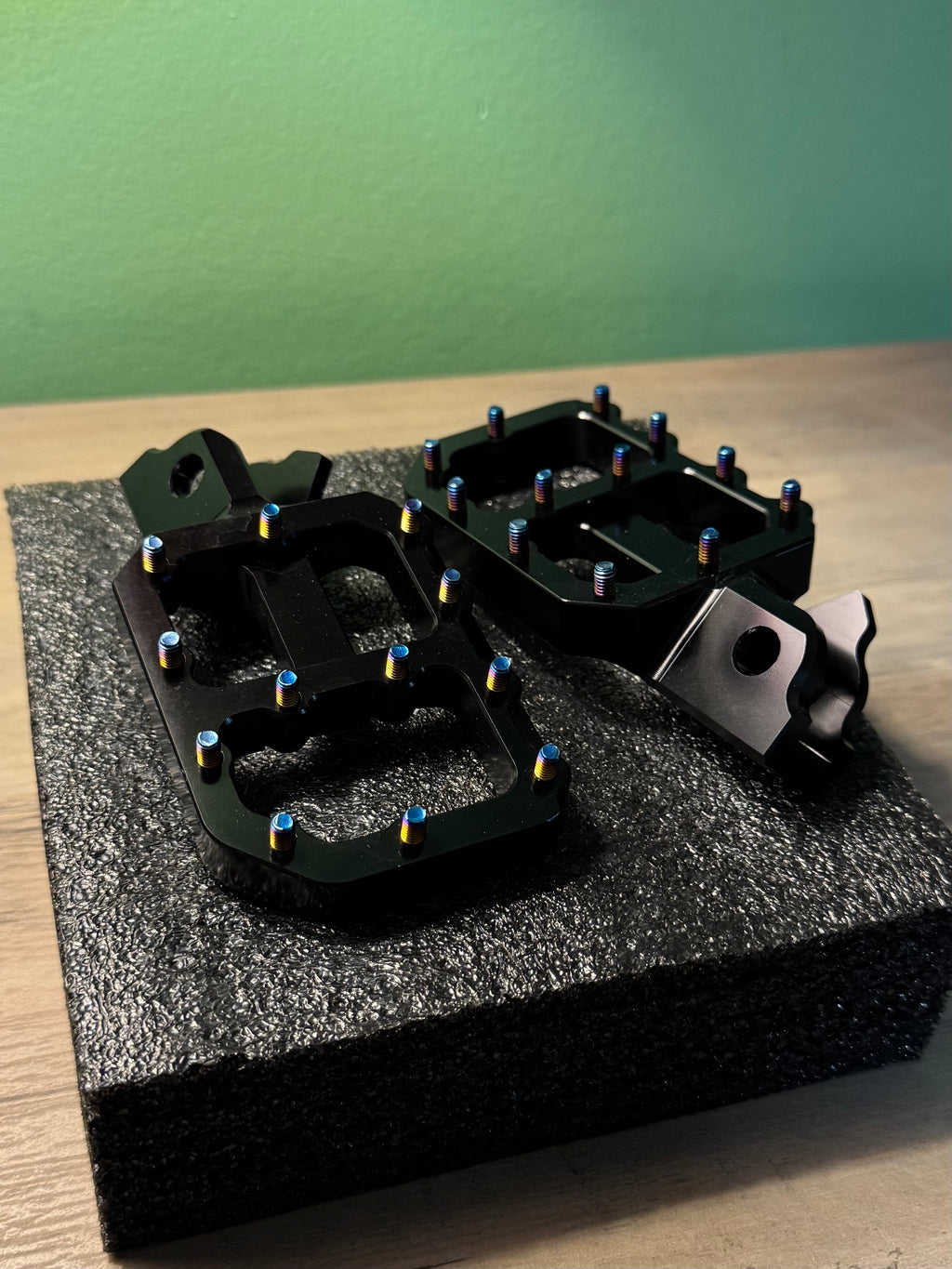 E-Moto Foot Pegs Titanium Bolts-Black