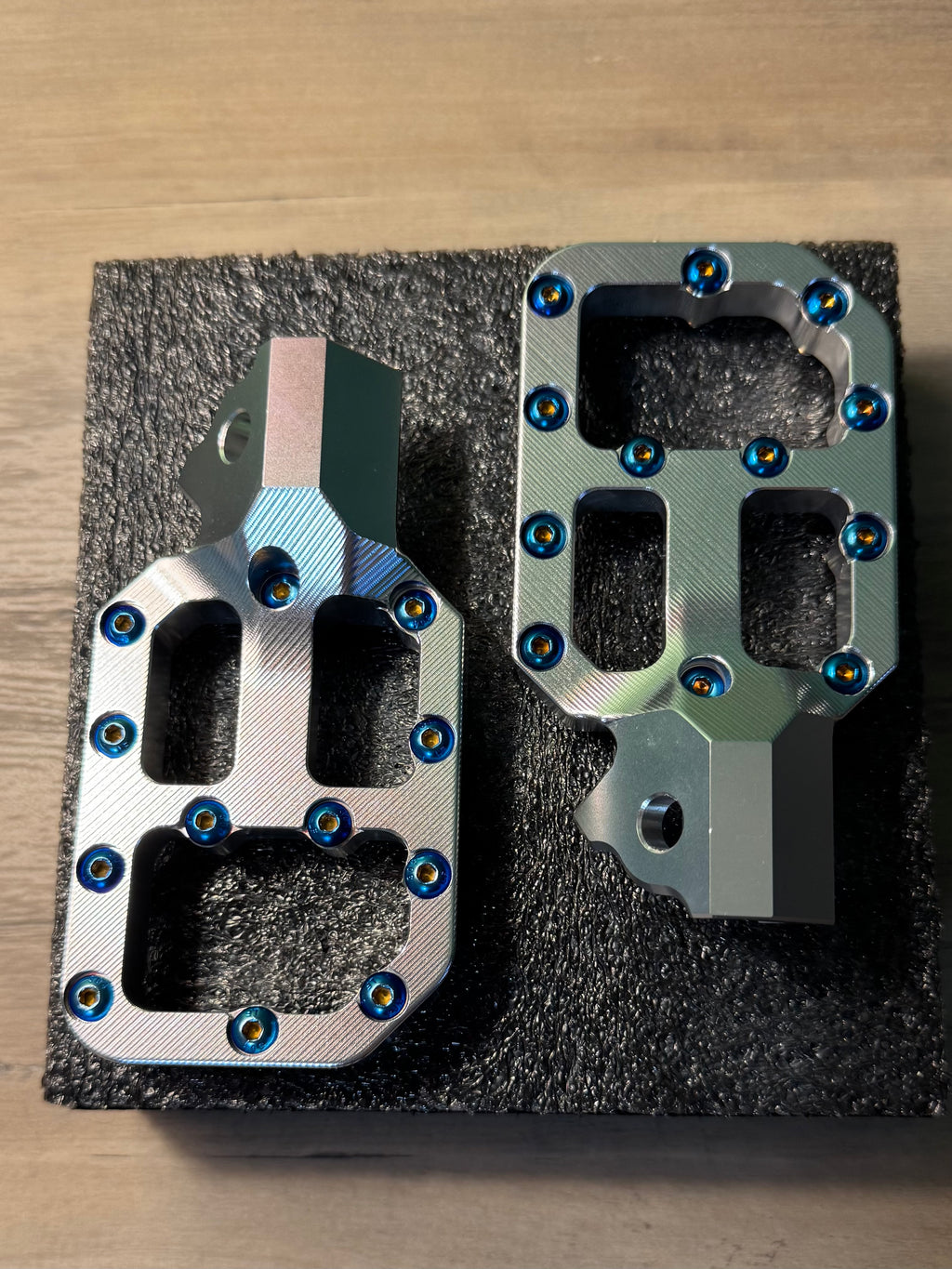 E-Moto Foot Pegs Titanium Bolts-Chrome